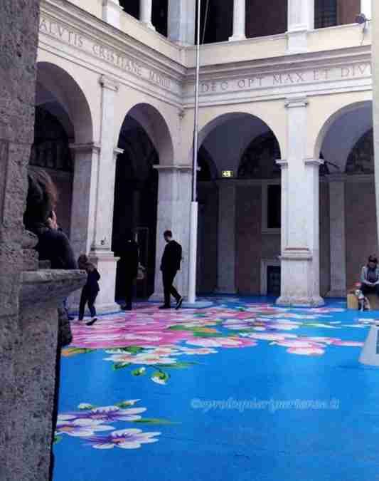 Installazione Floreale: Emulsione su Legno di Micael Lin | ENJOY